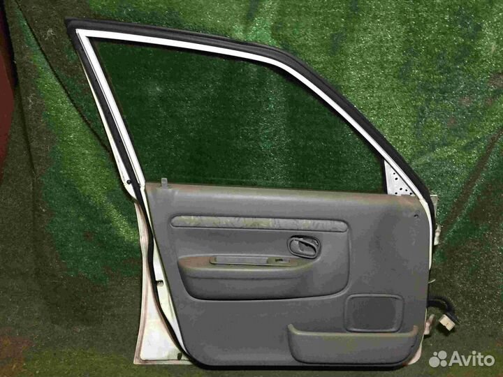 Дверь передняя левая Mazda Demio DW3W Пустая