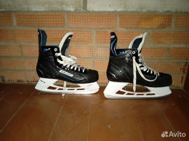 Хоккейные коньки bauer