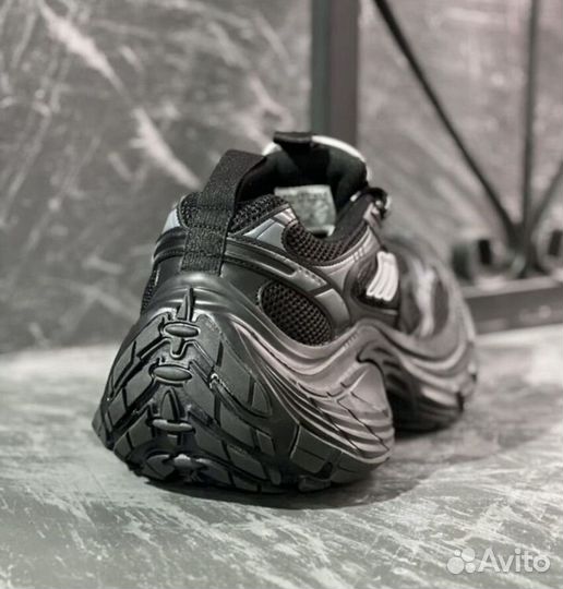 Кроссовки balenciaga 10xl на руках