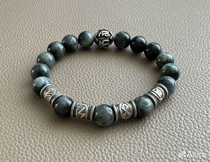 Амулет с рунами