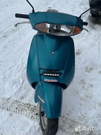 Скутер Honda lead