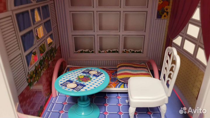 Домик кукольный с мебелью