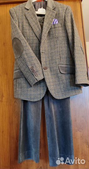 Роскошный брючный костюм для мальчика 10лет