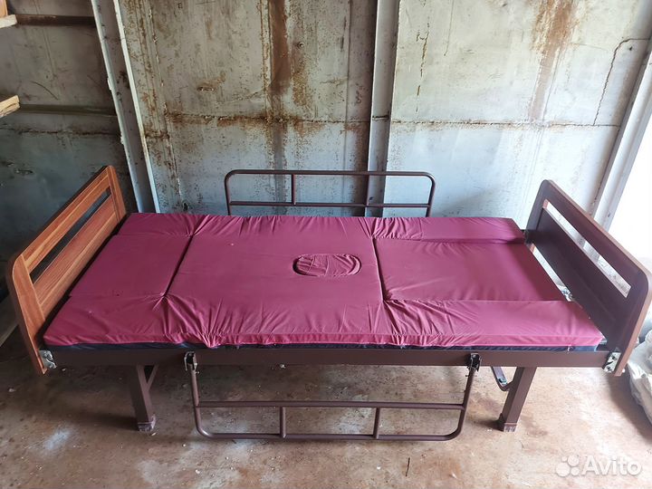 Кровать для лежачих больных с туалетом