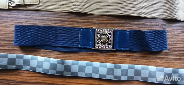 Ремни женские пакетом много