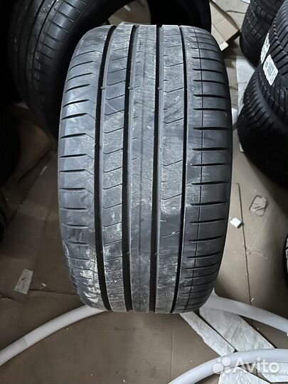 Pirelli P Zero 275/40 R21 и 315/35 R21