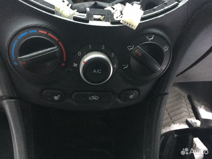 Блок управления отопителем Hyundai Solaris 1