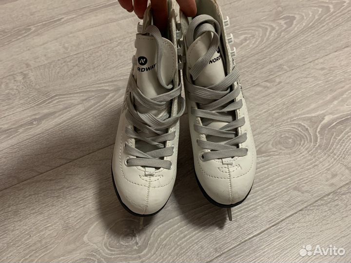 Коньки фигурные детские 30 размер