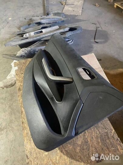 Обшивка передняя левая Peugeot 308