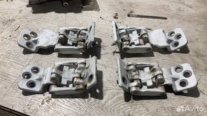 Петли на задние двери для Форд Транзит С14-21