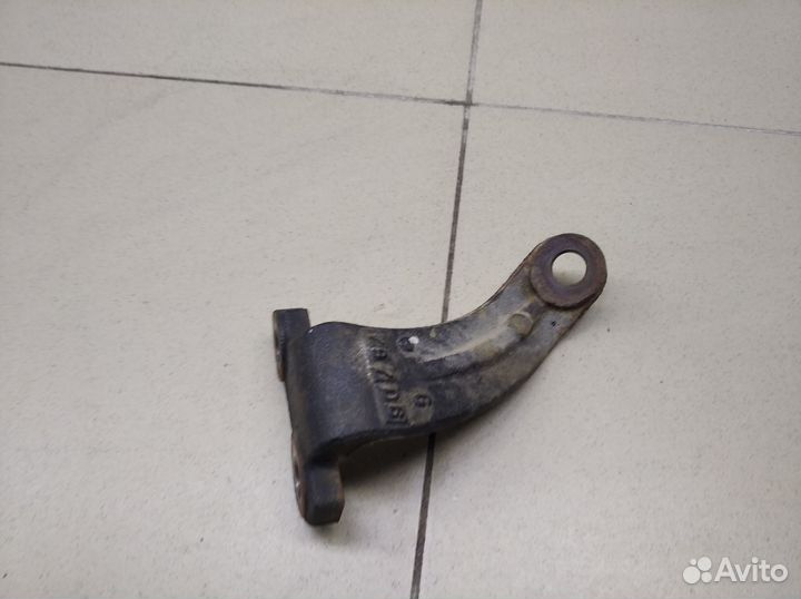 Кронштейн (сопут. товар) Fortuner 2015