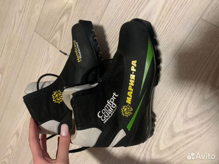 Продам лыжи с ботинками