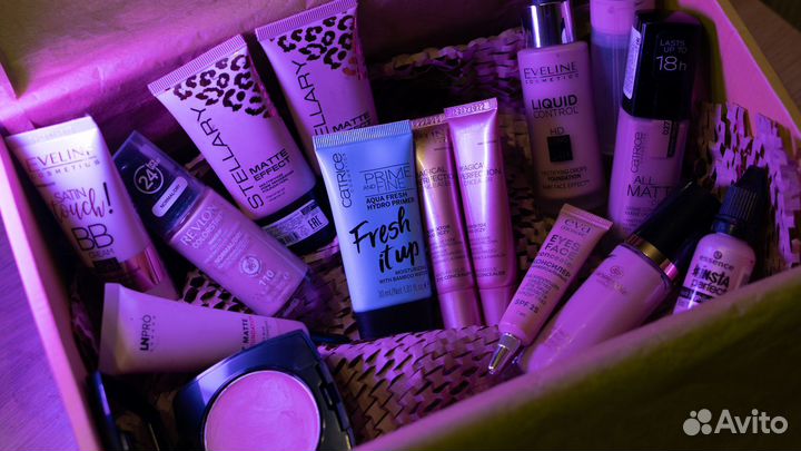 Набор тональных средств (крема, основы, хайлайтер)