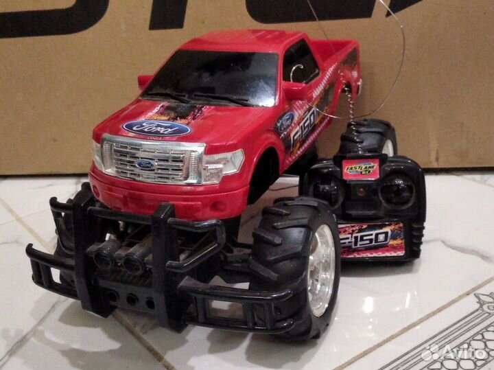 Машина (джип) на пульте управления