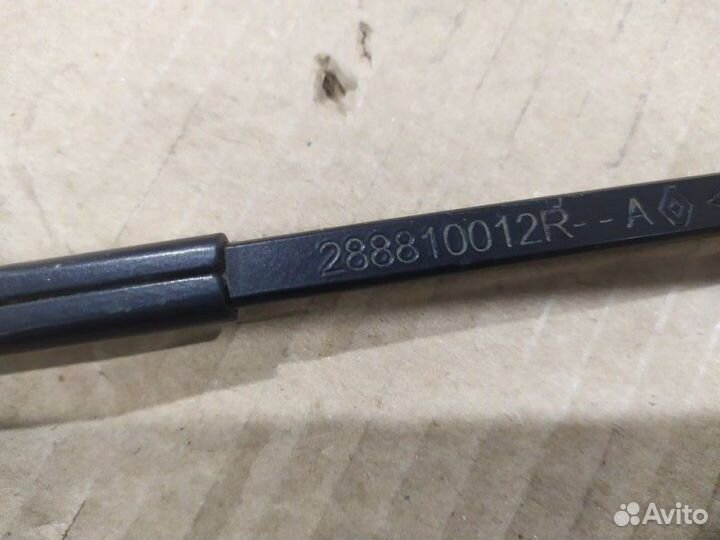 Поводок стеклоочистителя левый Renault Fluence