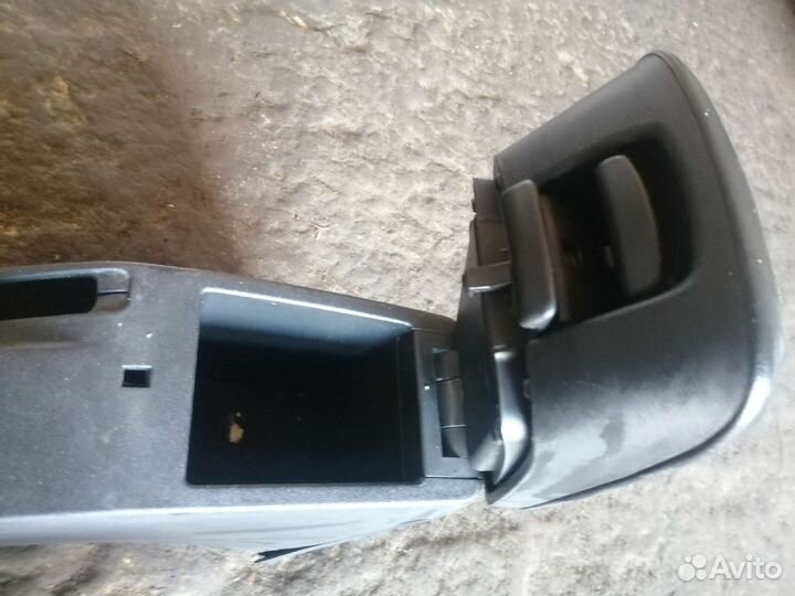 Подлокотник кожа Kia Ceed ED