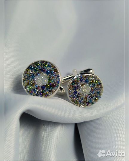 Рельефные запонки. Радужные искры