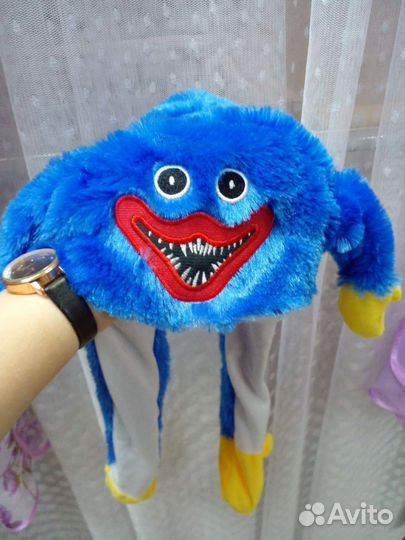 Шапка хаги ваги с двигающимися ручками