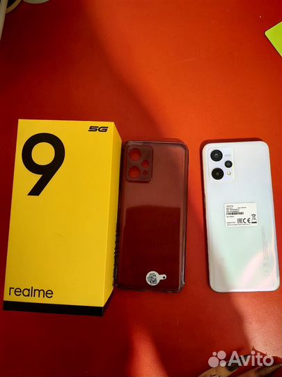 Телефон realme 9