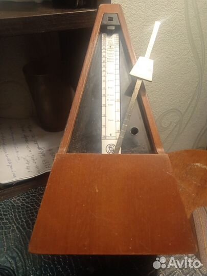 Метроном механический сделан в ГДР