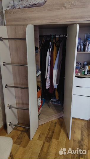 Двухъярусная кровать