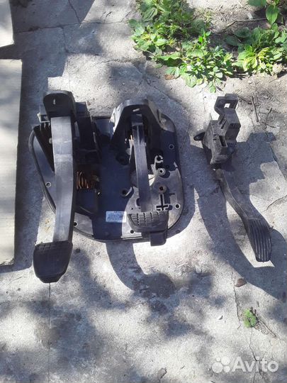 Педаль сцепления в сборе