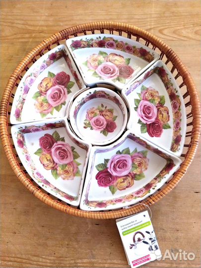 Менажница из фарфора в плетёной корзинке