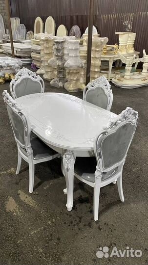 Кухонный комплект/столы и стулья новые