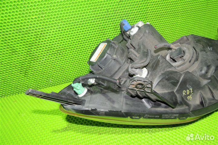 Фара ксеноновая передняя правая Honda Cr-V RD7