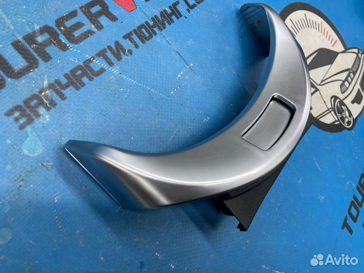 Кнопка открывания бардачка Mercedes-Benz C-Class