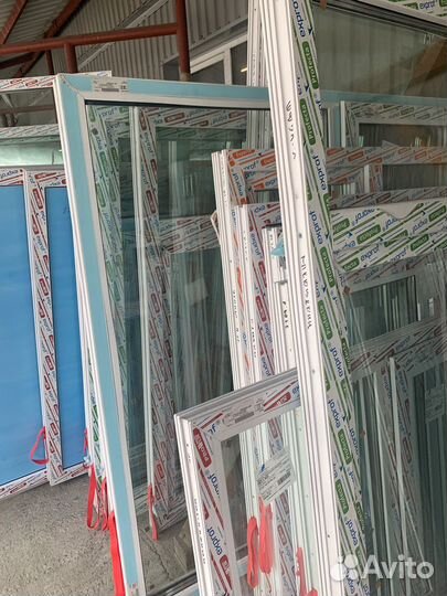 Пластиковая дверь