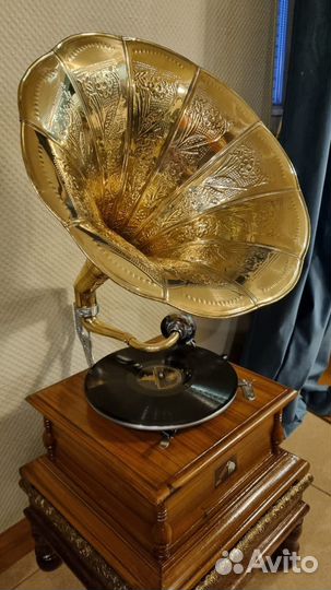 Граммофон His master's voice