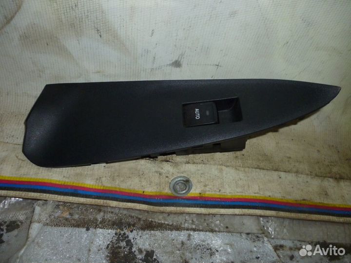 Кнопка стеклоподъемника Toyota RAV4, ACA31, ACA33