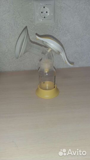 Молокоотсос medela ручной