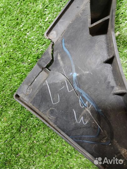 Диффузор (рамка) вентилятора Mitsubishi Lancer 10