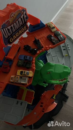 Автотрек с машинками Хот вилс