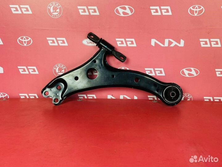 Правый передний рычаг подвески Камри (V 40-50-55)