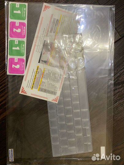 Защитная пленка на экран и накладка на клавиатуру