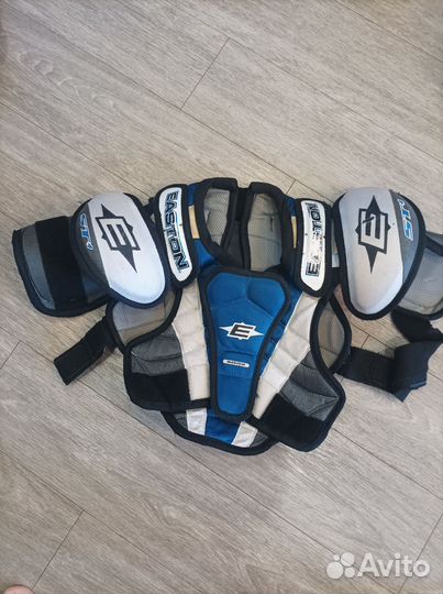 Нагрудник хоккейный