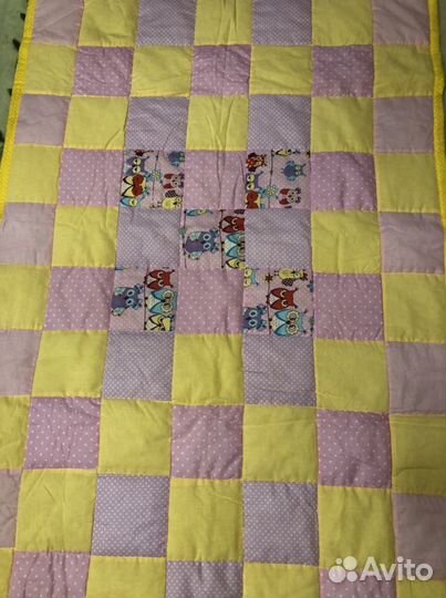 Детское стеганое одеяло в кроватку