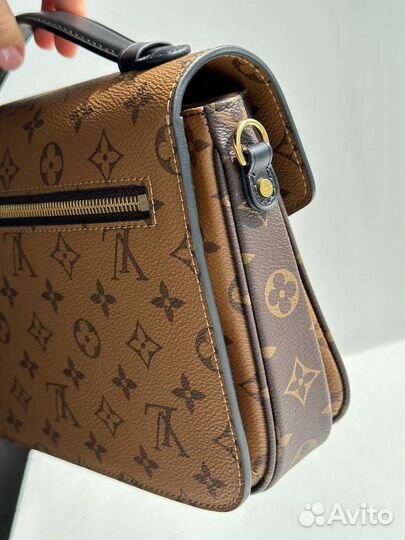 Сумка Louis Vuitton Pochette Metis Reverse