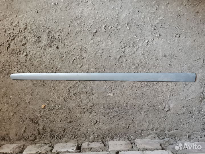 Молдинг передней левой двери golf V (2004-2009)