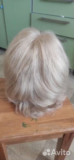 Парик из натуральных волос блонд