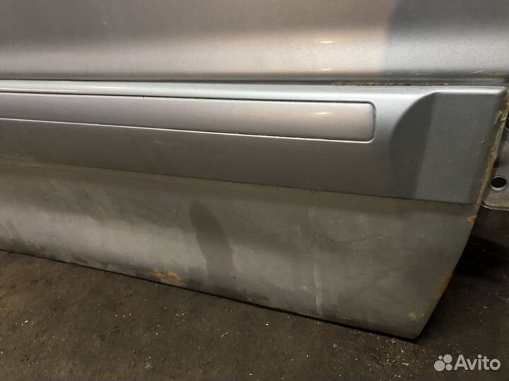 Дверь передняя правая Хендай Траджет