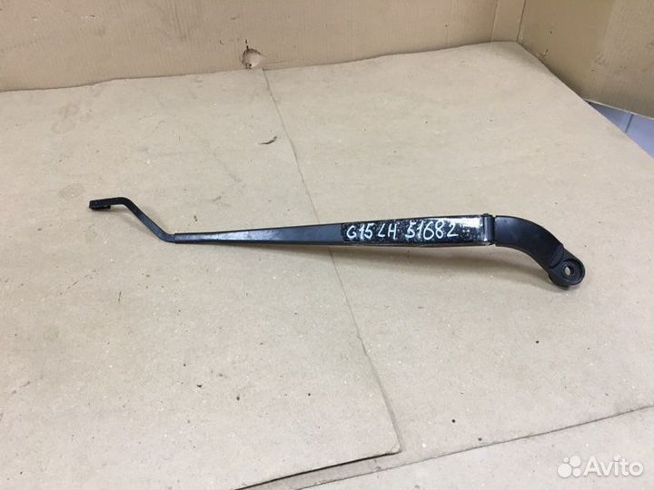 Поводок дворника левый Nissan Almera G15