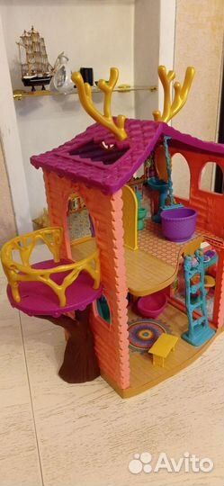 Кукольный домик с мебелью