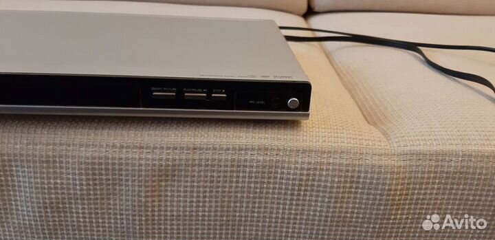 Видиомагнитофон philips