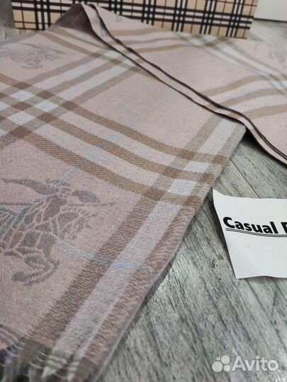 Шарф burberry с эмблемой