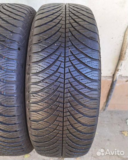 Goodyear Vector 4Seasons Gen-2 215/60 R17 96H