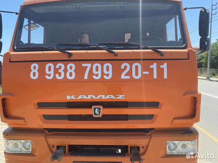 Кран манипулятор и самосвал